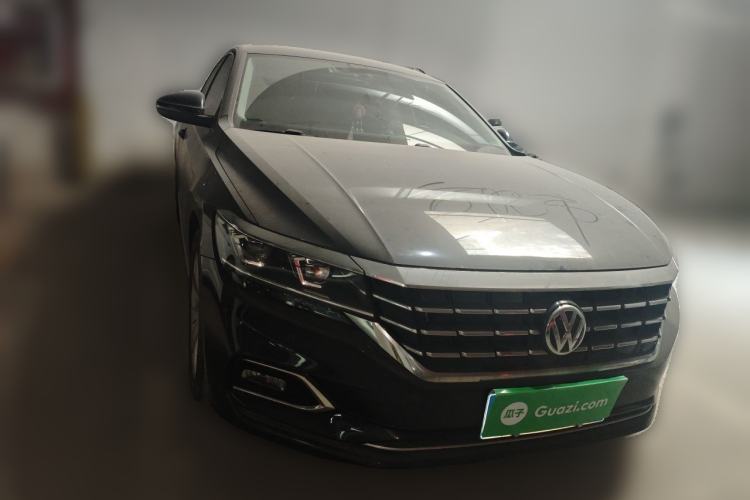 Used Volkswagen Passat 2019 330TSI Elite Edition China VI Front Right 45 Deg