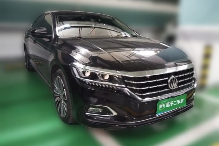 Used Volkswagen Passat 2019 330TSI Prestige Edition China VI Standard Front Right 45 Deg