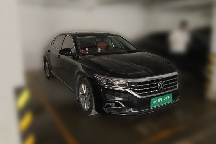Used Volkswagen Passat 2019 330TSI Elite Edition China VI Front Right 45 Deg