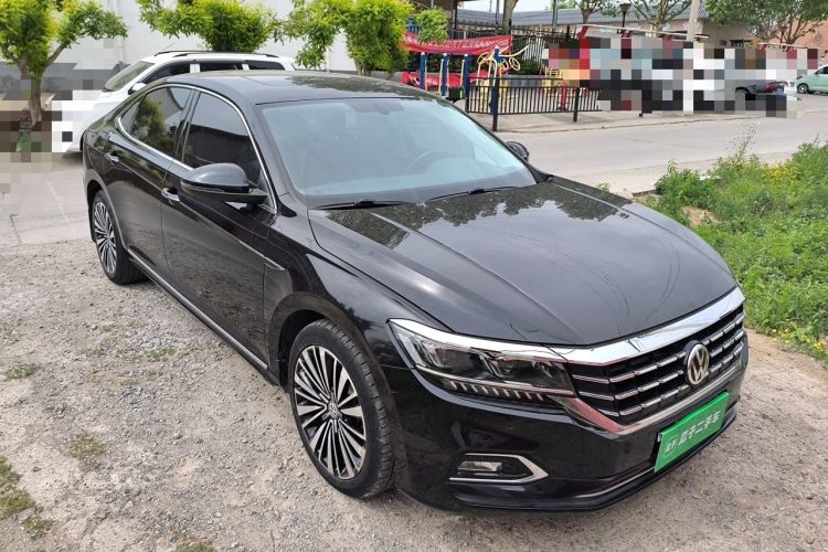 Used Volkswagen Passat 2019 330TSI Luxury Edition China VI Standard Front Right 45 Deg