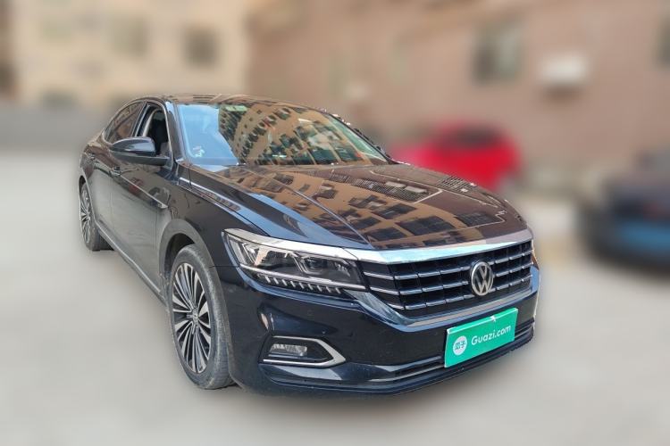 Used Volkswagen Passat 2019 330TSI Luxury Edition China VI Standard Front Right 45 Deg