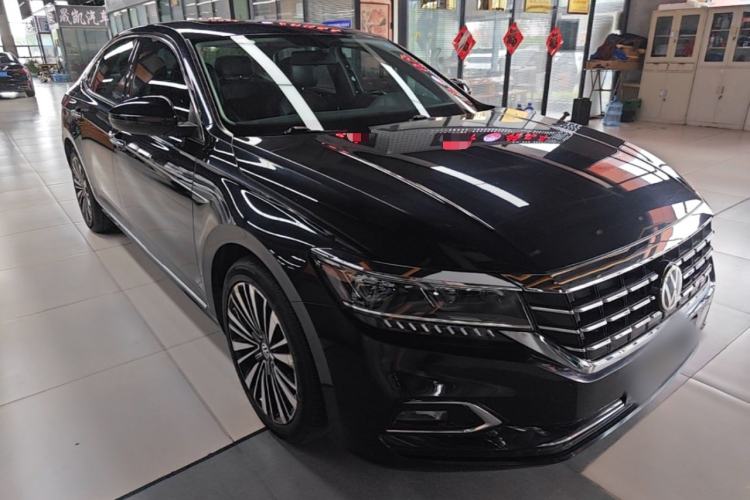 Used Volkswagen Passat 2019 330TSI Luxury Edition China V Standard Front Right 45 Deg