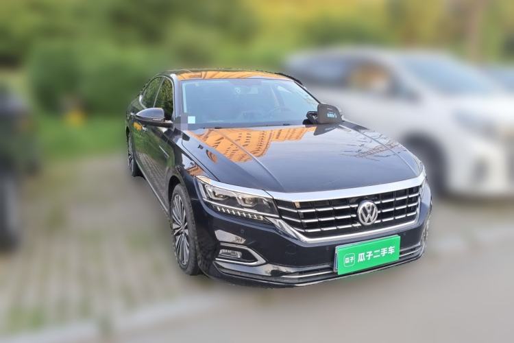 Used Volkswagen Passat 2019 330TSI Luxury Edition China VI Standard Front Right 45 Deg