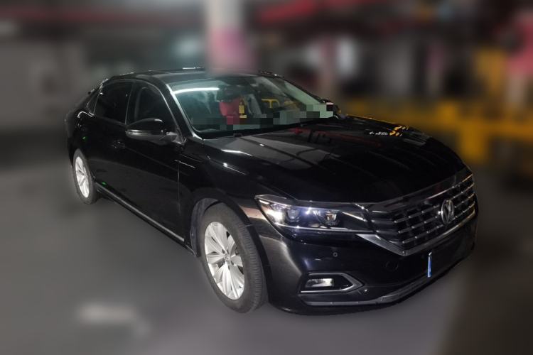 Used Volkswagen Passat 2019 330TSI Elite Edition China VI Front Right 45 Deg
