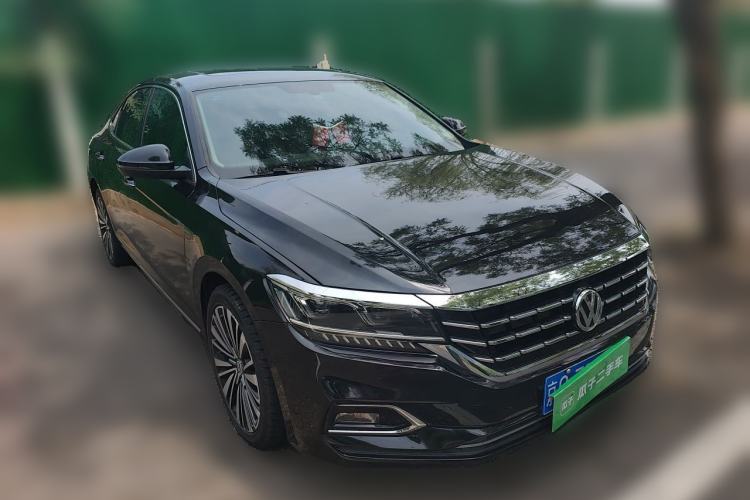 Used Volkswagen Passat 2019 330TSI Luxury Edition China VI Standard Front Right 45 Deg