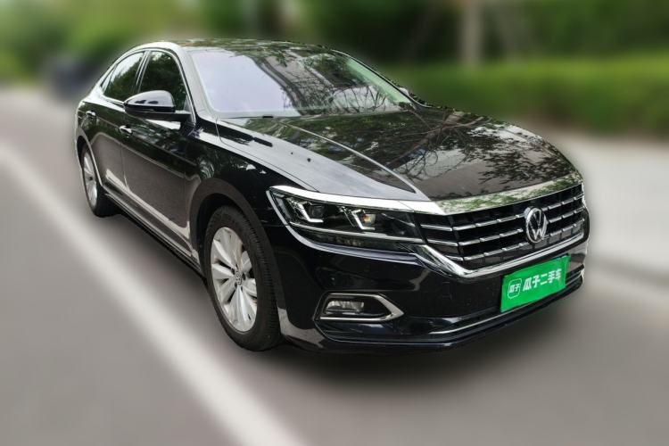 Used Volkswagen Passat 2019 330TSI Elite Edition China VI Front Right 45 Deg