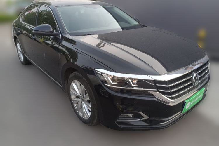 Used Volkswagen Passat 2019 330TSI Elite Edition China VI Front Right 45 Deg