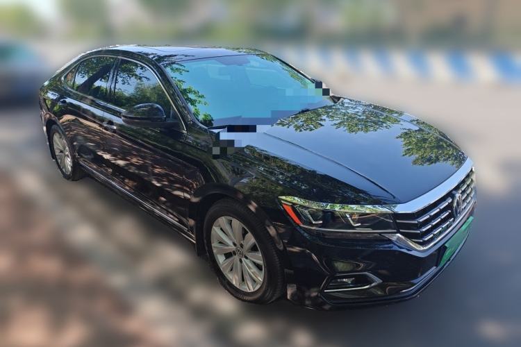 Used Volkswagen Passat 2019 330TSI Elite Edition China VI Front Right 45 Deg