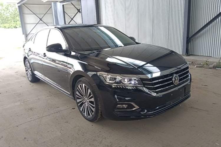 Used Volkswagen Passat 2019 330TSI Luxury Edition China VI Standard Front Right 45 Deg