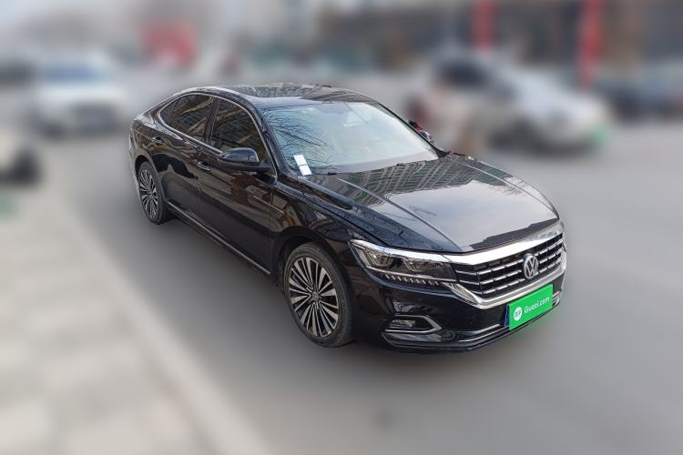 Used Volkswagen Passat 2019 330TSI Luxury Edition China VI Standard Front Right 45 Deg