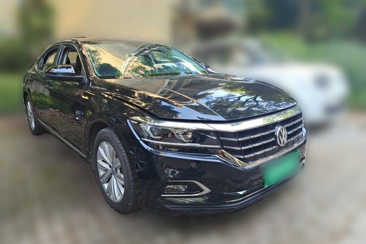 Used Volkswagen Passat 2019 330TSI Elite Edition China VI Front Right 45 Deg