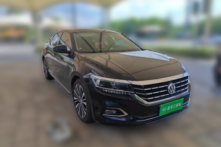 Used Volkswagen Passat 2019 330TSI Luxury Edition China VI Standard Front Right 45 Deg