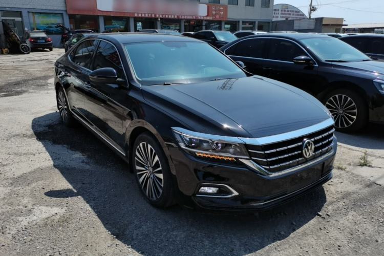 Used Volkswagen Passat 2019 330TSI Luxury Edition China VI Standard Front Right 45 Deg