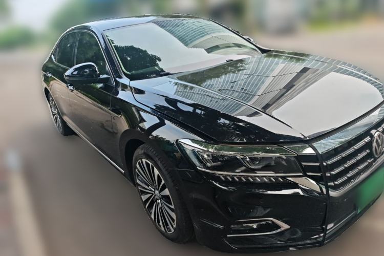 Used Volkswagen Passat 2019 330TSI Luxury Edition China VI Standard Front Right 45 Deg
