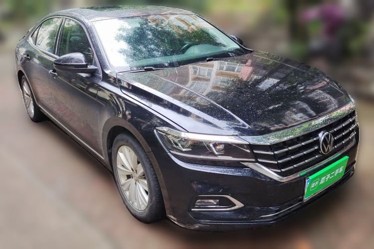 Used Volkswagen Passat 2019 330TSI Elite Edition China VI Front Right 45 Deg