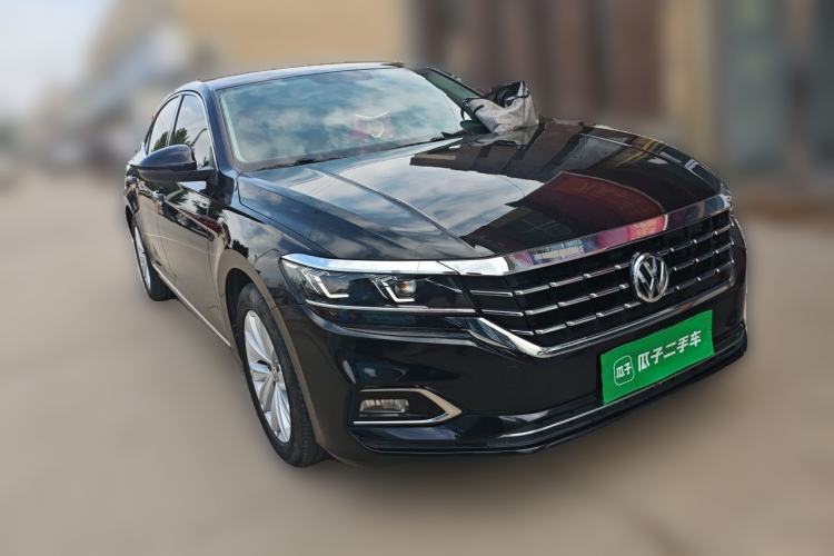 Used Volkswagen Passat 2019 330TSI Elite Edition China VI Front Right 45 Deg