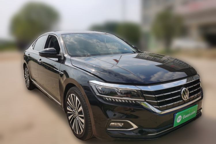 Used Volkswagen Passat 2019 330TSI Luxury Edition China VI Standard Front Right 45 Deg