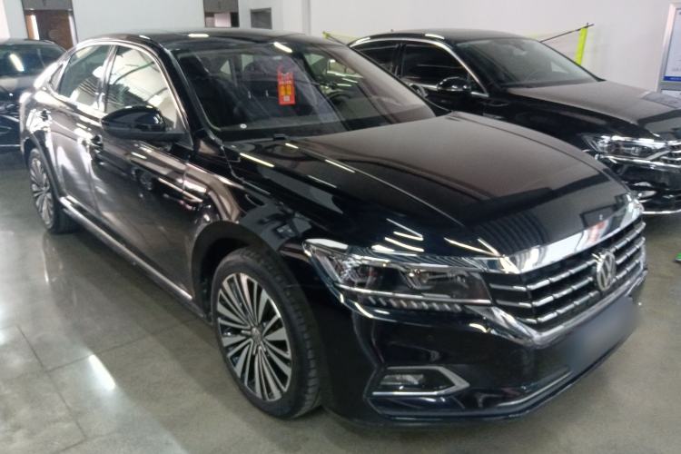 Used Volkswagen Passat 2019 380TSI Luxury Edition China VI Standard Front Right 45 Deg