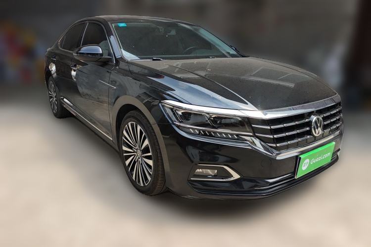 Used Volkswagen Passat 2019 330TSI Luxury Edition China VI Standard Front Right 45 Deg