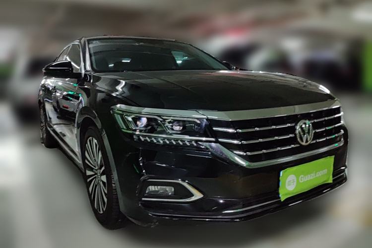 Used Volkswagen Passat 2019 330TSI Luxury Edition China VI Standard Front Right 45 Deg