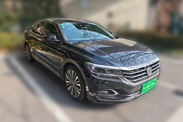 Used Volkswagen Passat 2019 330TSI Luxury Edition China VI Standard Front Right 45 Deg
