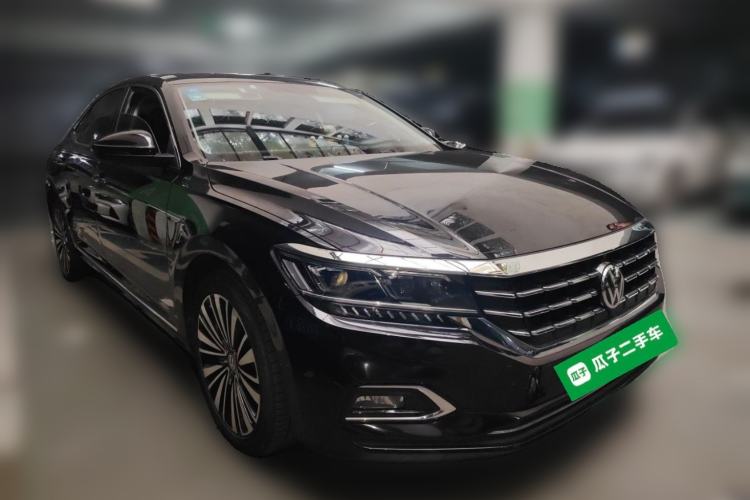 Used Volkswagen Passat 2019 330TSI Luxury Edition China VI Standard Front Right 45 Deg