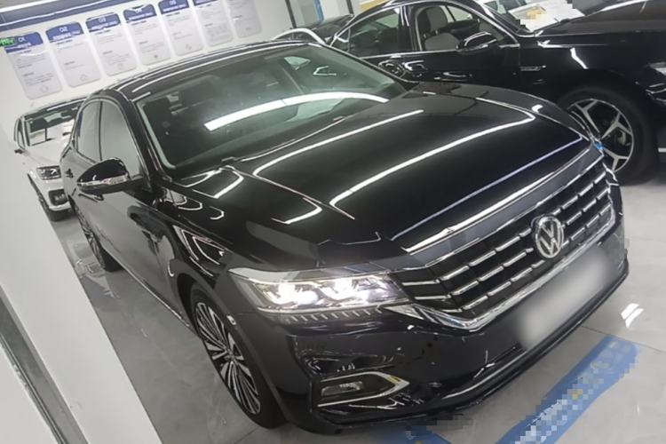 Used Volkswagen Passat 2019 330TSI Luxury Edition China V Standard Front Right 45 Deg