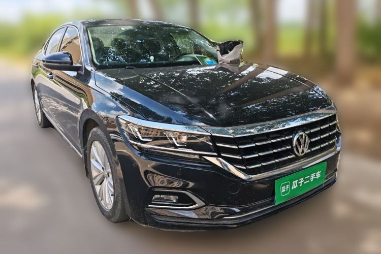 Used Volkswagen Passat 2019 330TSI Elite Edition China VI Front Right 45 Deg