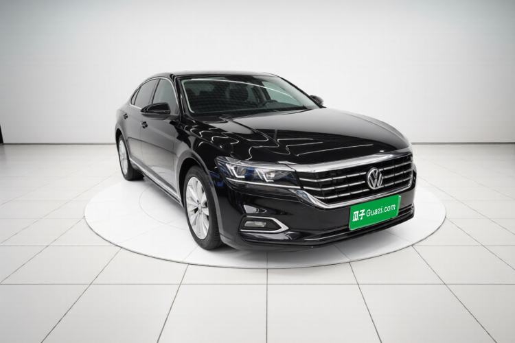 Used Volkswagen Passat 2019 330TSI Elite Edition China VI Front Right 45 Deg