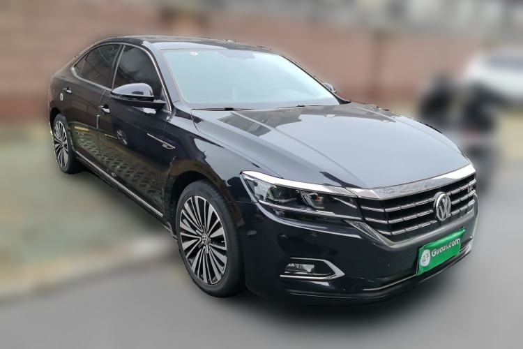 Used Volkswagen Passat 2019 330TSI Elite Edition China VI Front Right 45 Deg