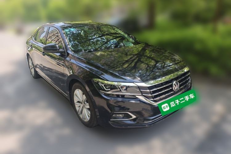 Used Volkswagen Passat 2019 330TSI Elite Edition China VI Front Right 45 Deg