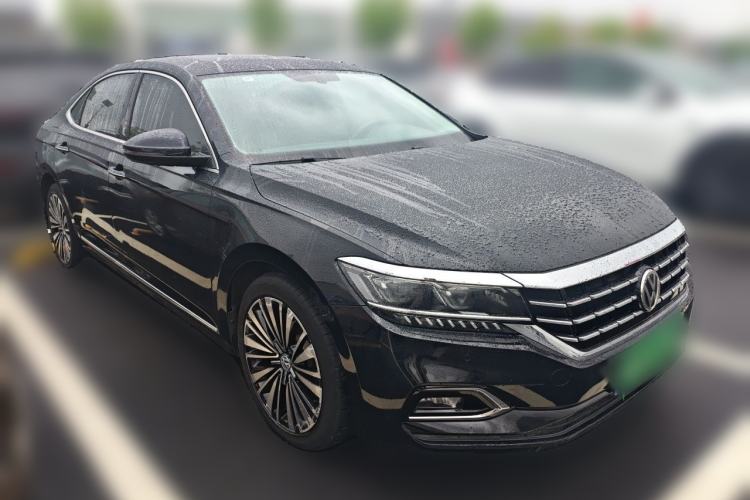 Used Volkswagen Passat 2019 330TSI Luxury Edition China VI Standard Front Right 45 Deg