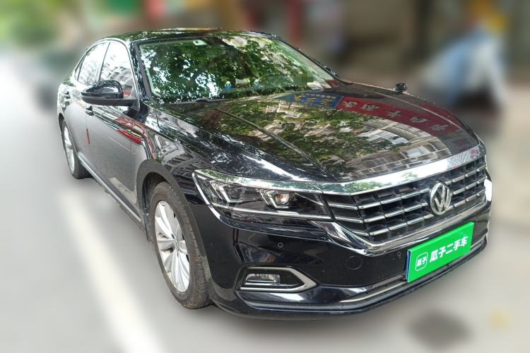 Used Volkswagen Passat 2019 330TSI Elite Edition China VI Front Right 45 Deg