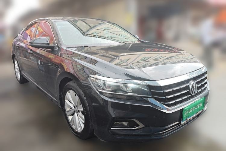 Used Volkswagen Passat 2019 330TSI Elite Edition China VI Front Right 45 Deg