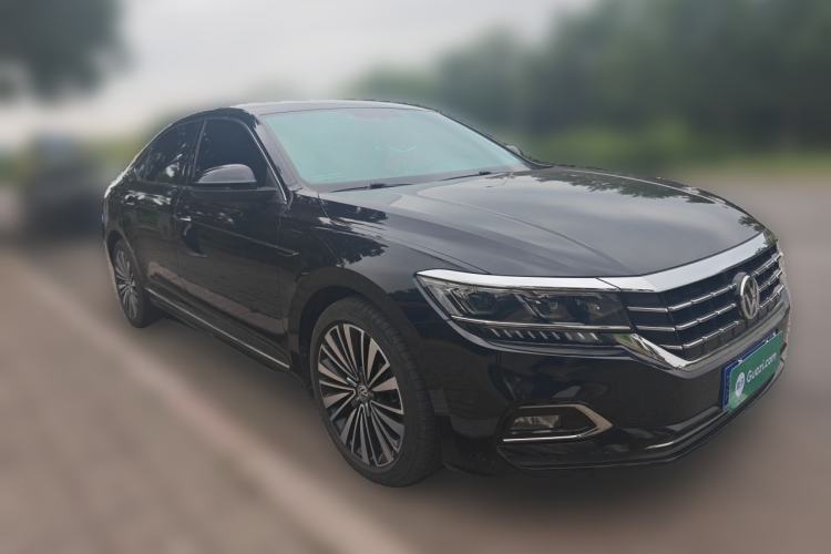 Used Volkswagen Passat 2019 330TSI Luxury Edition China VI Standard Front Right 45 Deg