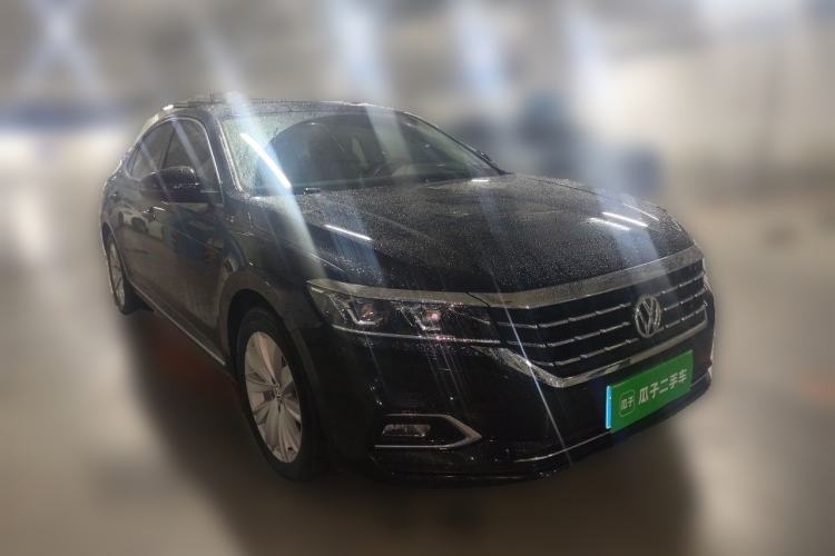 Used Volkswagen Passat 2019 330TSI Elite Edition China VI Front Right 45 Deg