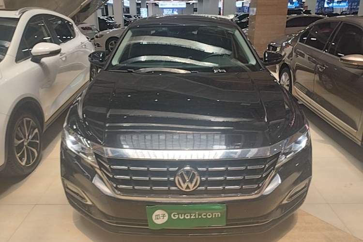 Used Volkswagen Passat 2019 330TSI Elite Edition China VI Front