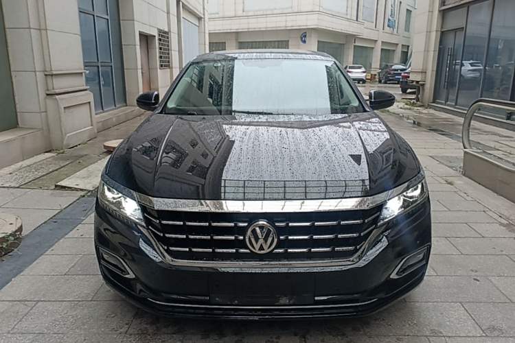 Used Volkswagen Passat 2019 330TSI Luxury Edition China VI Standard Front
