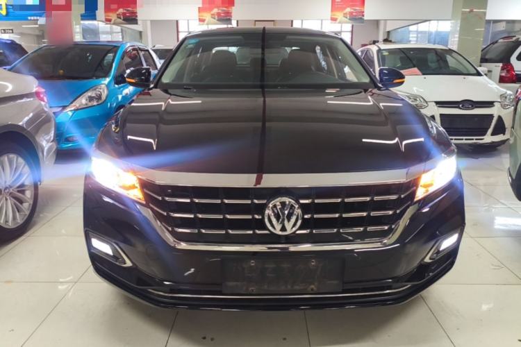 Used Volkswagen Passat 2019 330TSI Elite Edition China VI Front