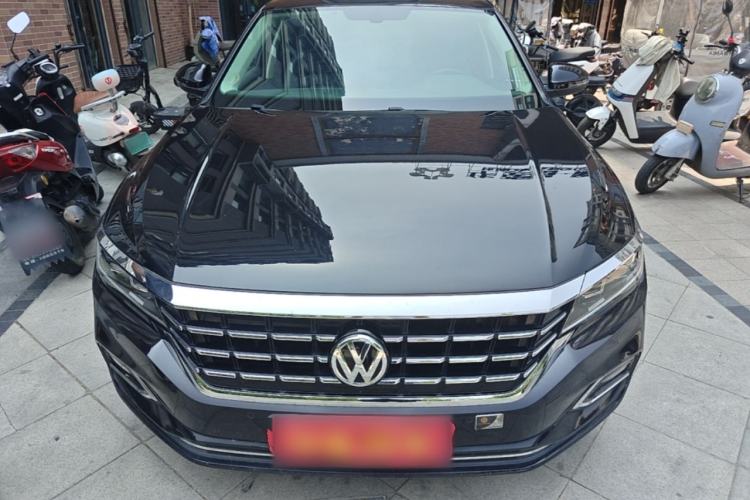 Used Volkswagen Passat 2019 330TSI Elite Edition China VI Front
