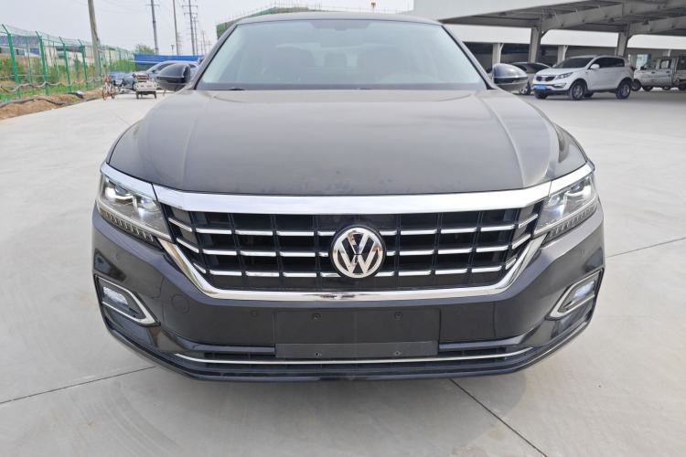 Used Volkswagen Passat 2019 330TSI Luxury Edition China VI Standard Front