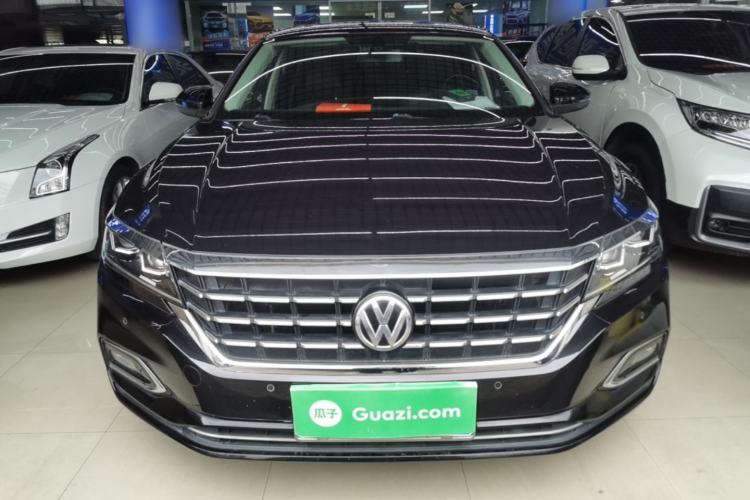Used Volkswagen Passat 2019 330TSI Elite Edition China VI Front