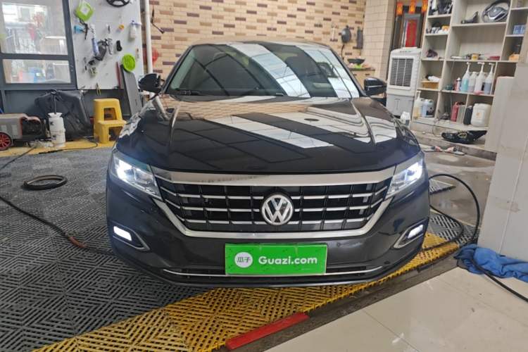 Used Volkswagen Passat 2019 330TSI Elite Edition China VI Front