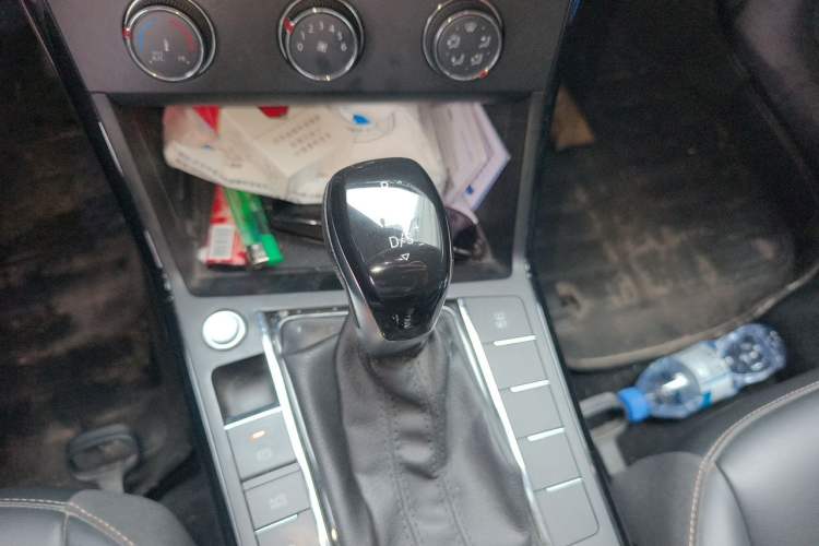 Used Volkswagen Passat 2019 280TSI Business Edition China VI Gear Lever