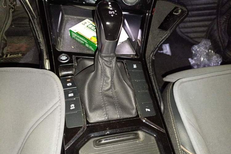 Used Volkswagen Passat 2019 330TSI Elite Edition China VI Gear Lever
