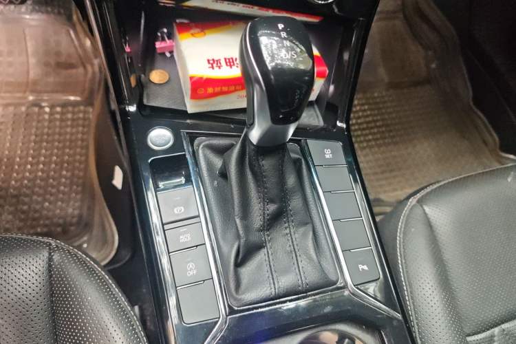 Used Volkswagen Passat 2019 330TSI Luxury Edition China V Standard Gear Lever