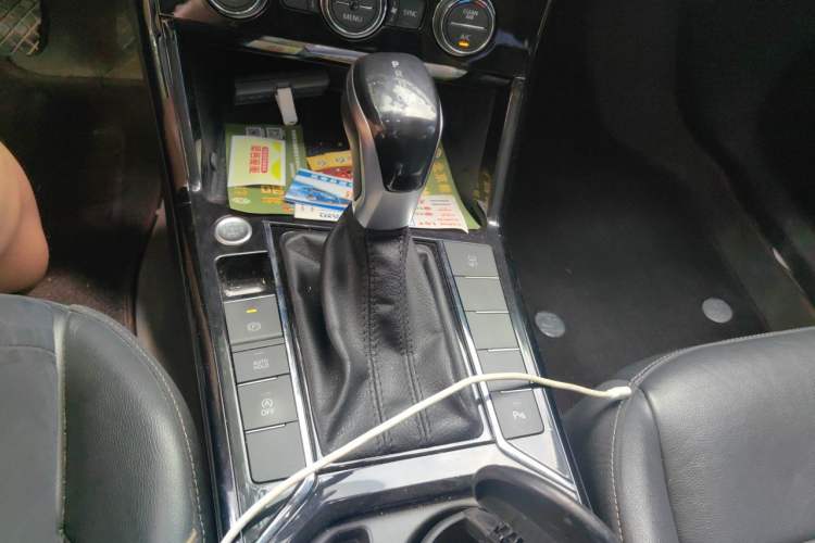 Used Volkswagen Passat 2019 330TSI Elite Edition China VI Gear Lever