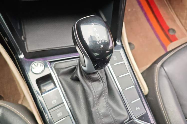 Used Volkswagen Passat 2019 330TSI Elite Edition China V Standard Gear Lever