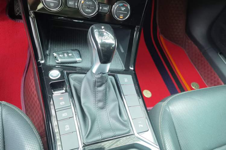 Used Volkswagen Passat 2019 330TSI Luxury Edition China V Standard Gear Lever