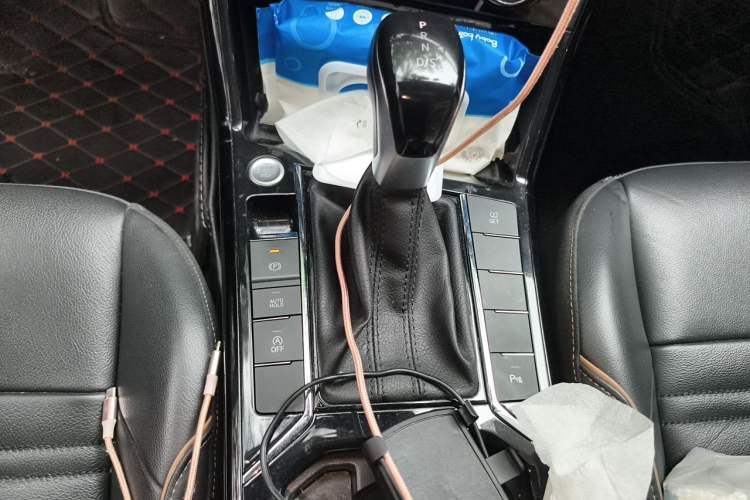 Used Volkswagen Passat 2019 330TSI Elite Edition China VI Gear Lever